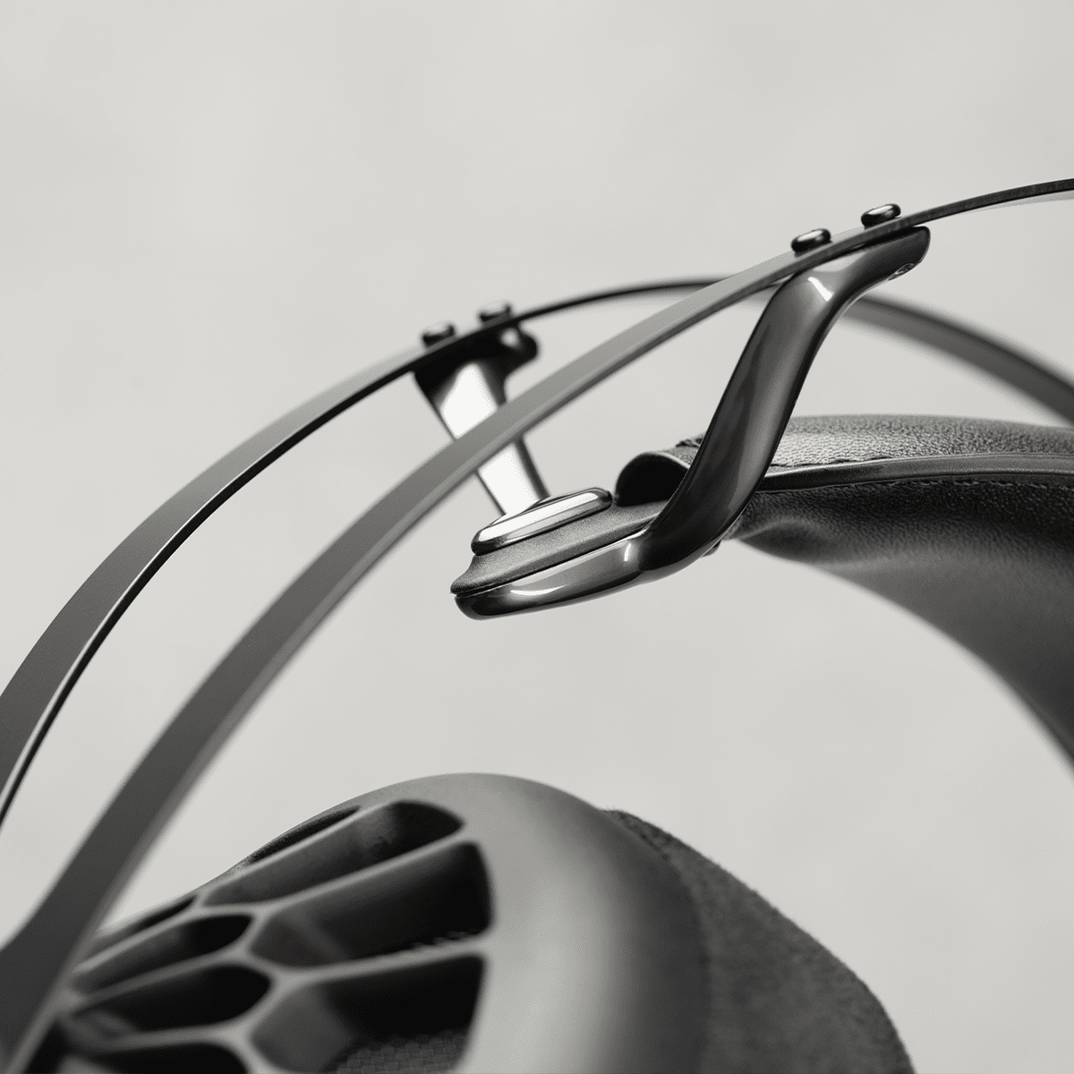 Meze 105 AER Open-Back Headphones 5