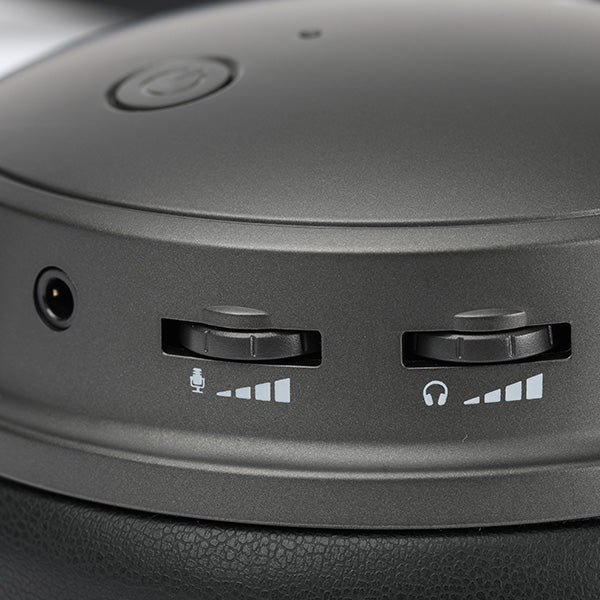 Buttons - Audeze Maxwell best wireless gaming headset​ on Audio46
